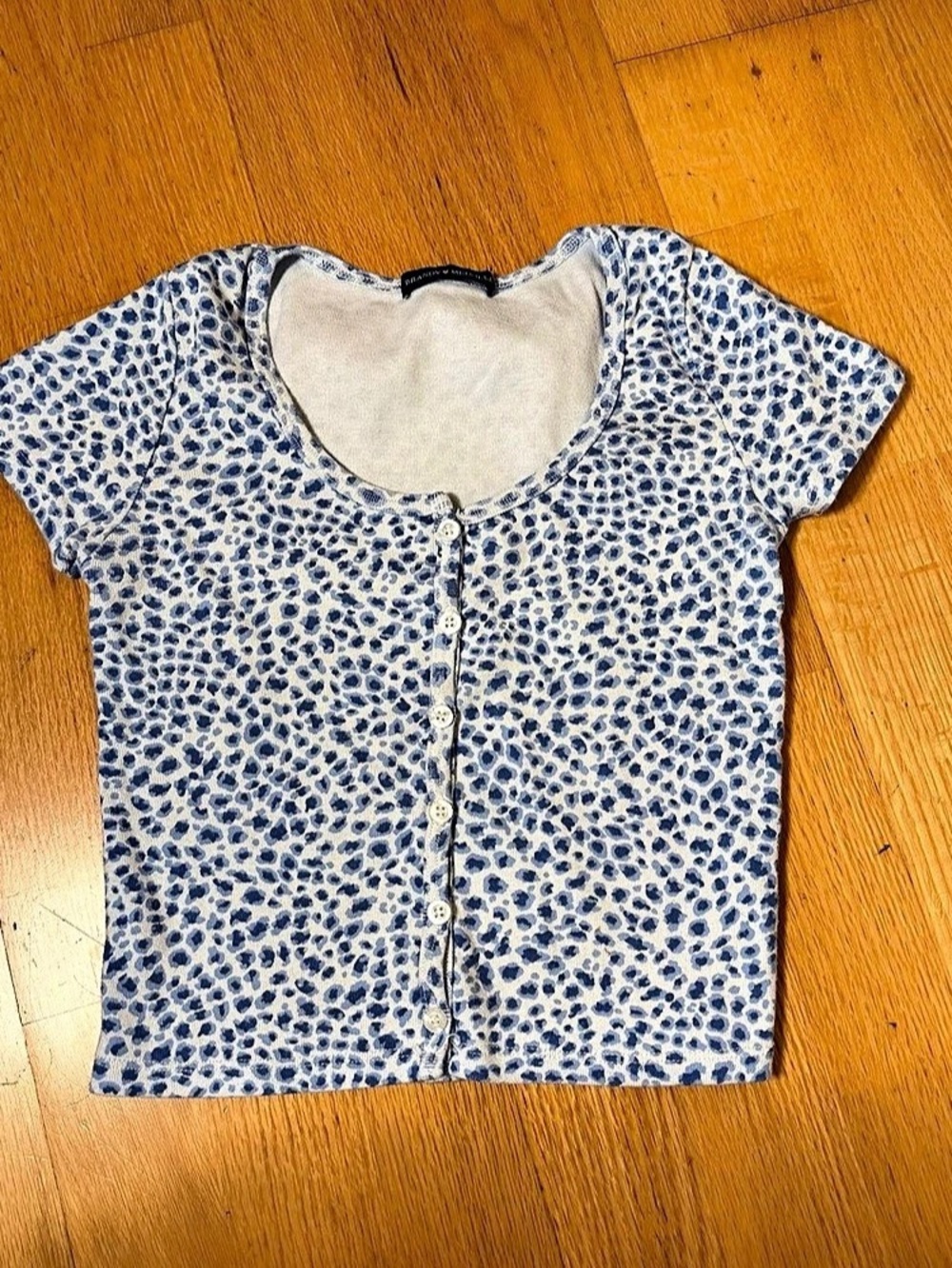 Brandy Melville Zelly Button Up Crop Top Baby Tee Blue White OS Cheetah Leopard